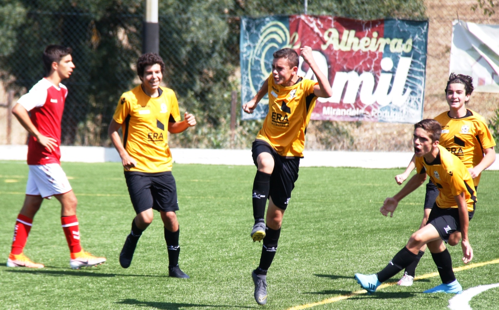 Futebol: ADSP Vale do Conde empata (2-2) na recepção ao SC Braga