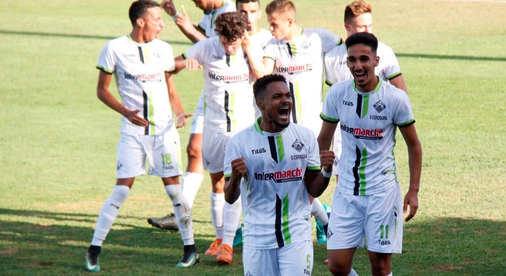 Dérbi distrital prometeu aquecer mas acabou morno