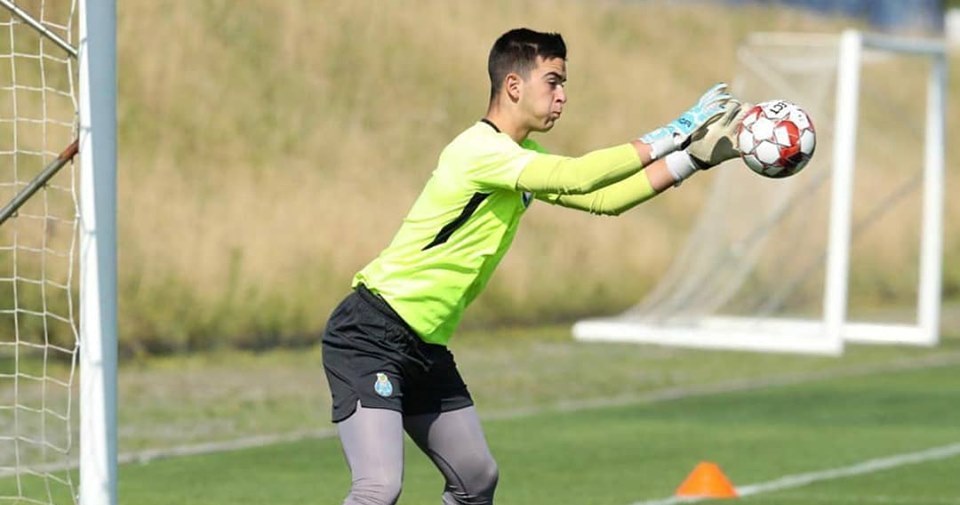 Guarda-redes natural de Vinhais chamado ao plantel sénior do F.C. Porto