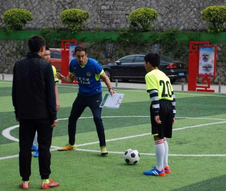 Futebol: Técnico brigantino mostra-se completamente adaptado ao futebol chinês