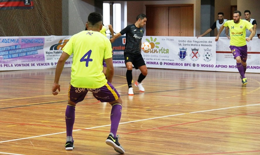 Futsal: Treinador do Mogadouro preocupado com a lesão de Vítor Hugo e os índices físicos da equipa