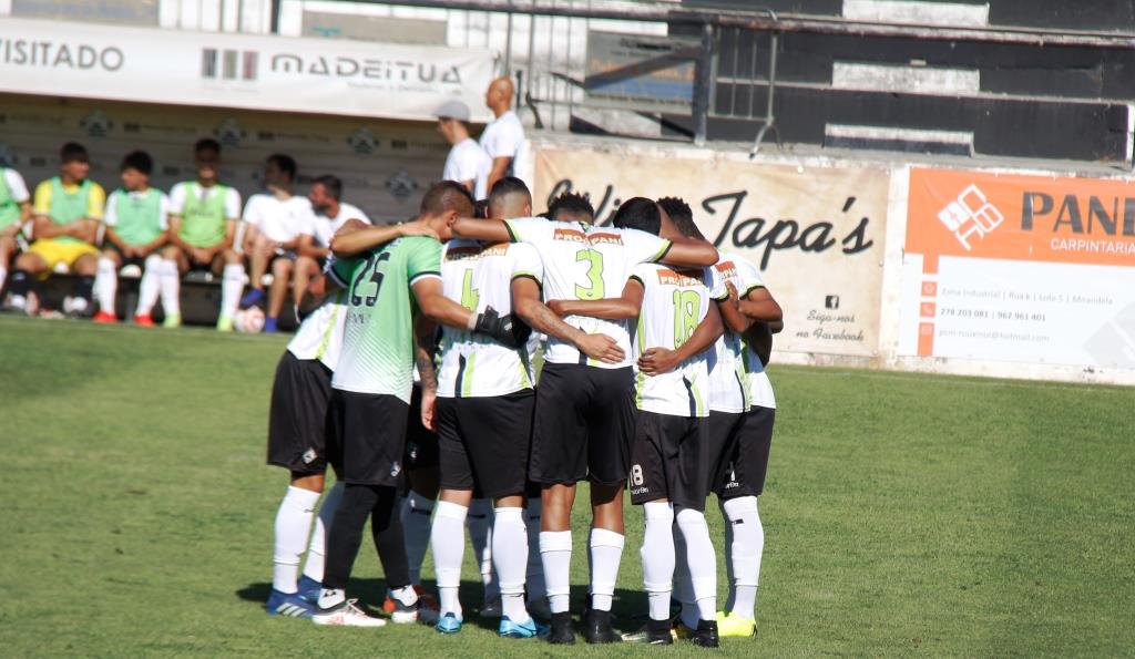 Futebol: Técnico do Mirandela garante um grupo confiante para o encontro na Madeira