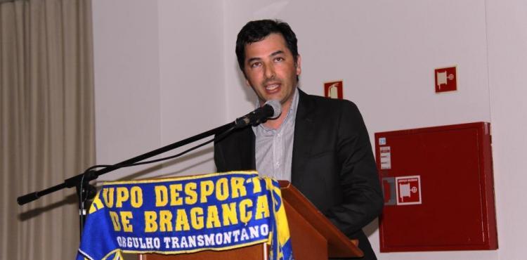 Futebol: Milton Roque admite recandidatura só com a manutenção garantida