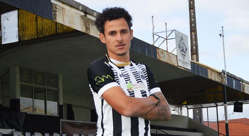Danilo Dias reforça ataque do S.C. Mirandela