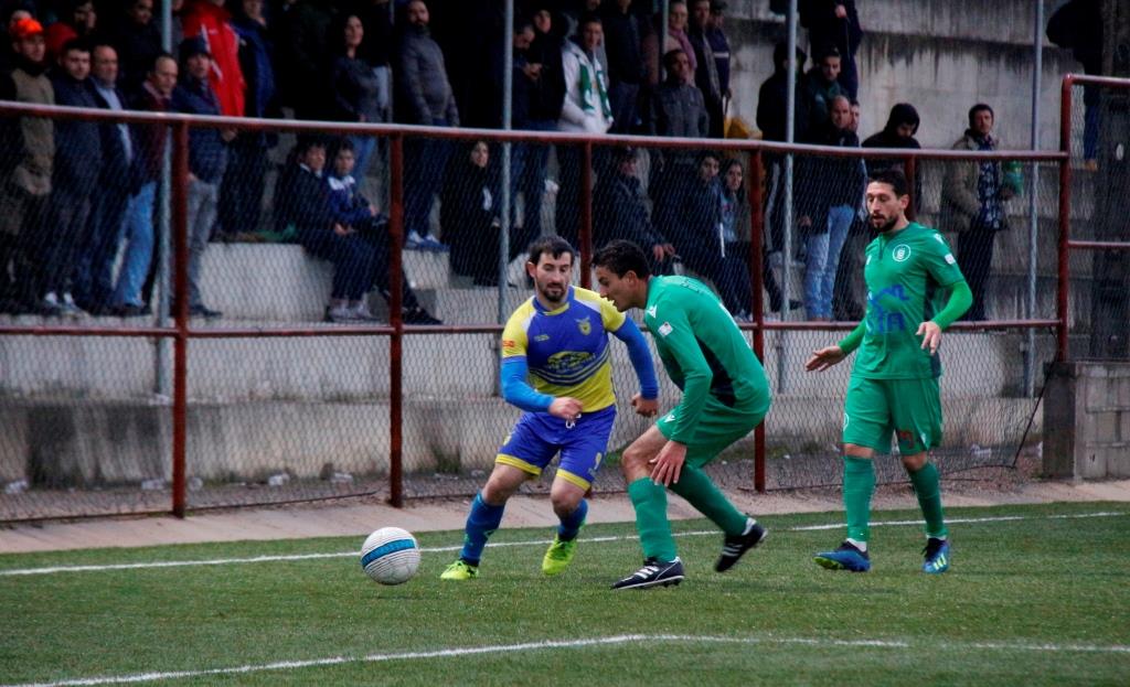 Futebol: Argozelo vence Rebordelo e assume liderança do campeonato distrital