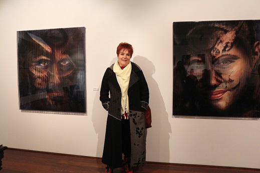 “A máscara não me abandonou mais ou eu não consigo abandonar e sair da minha própria máscara”