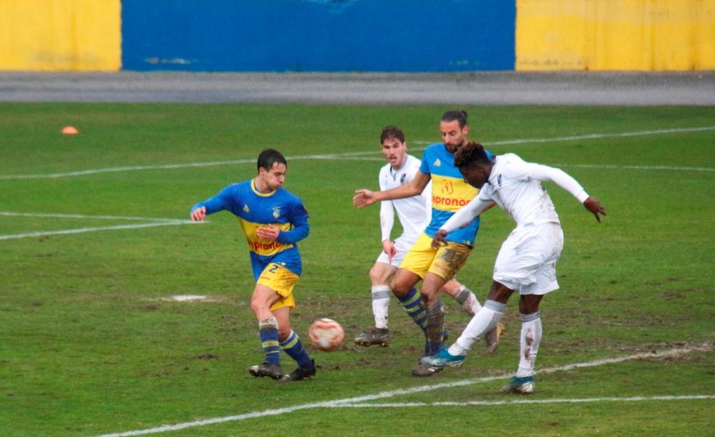 Derrota caseira coloca Bragança em zona de despromoção