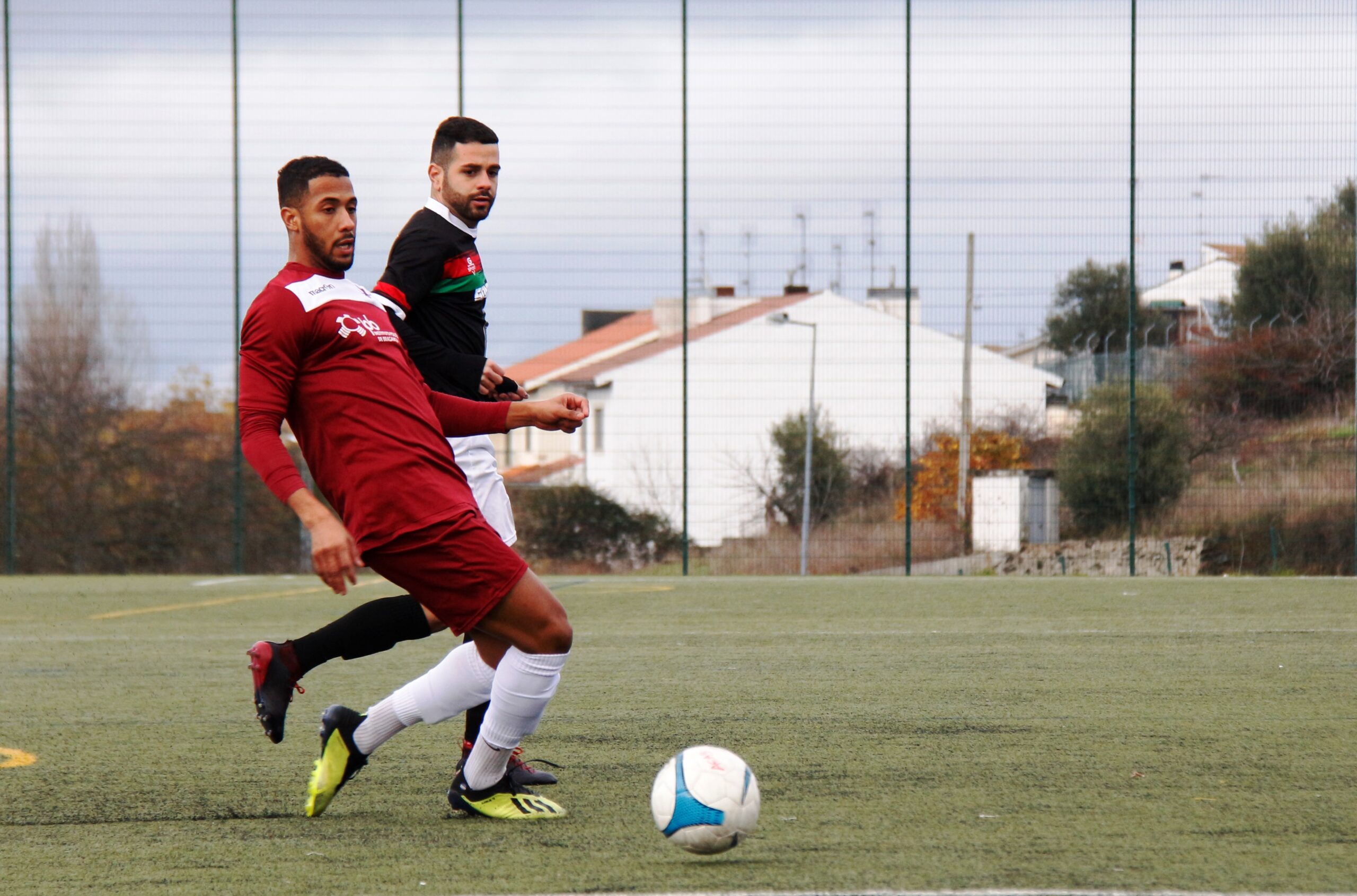 Futebol: Estudantes operaram reviravolta no marcador frente ao Sendim