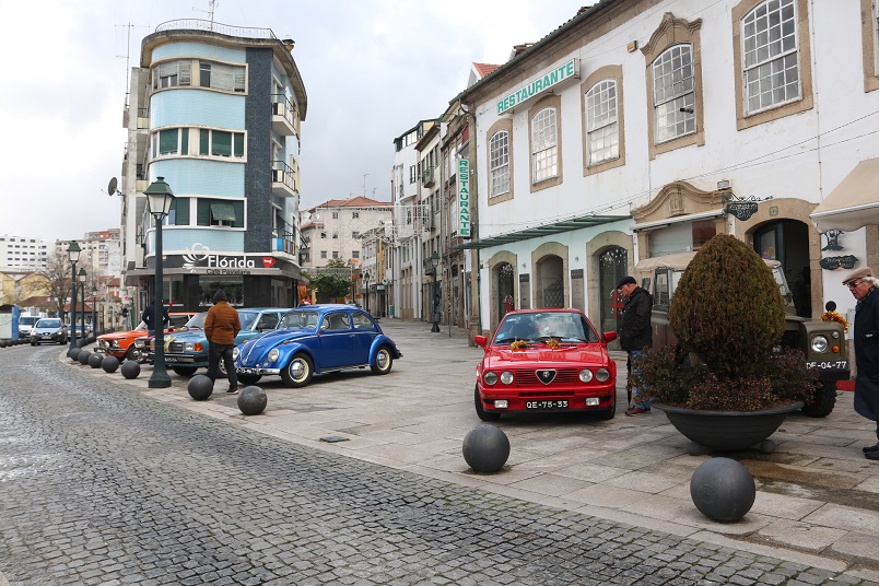 Passeio de automóveis clássicos foi solidário com IPSS em Bragança