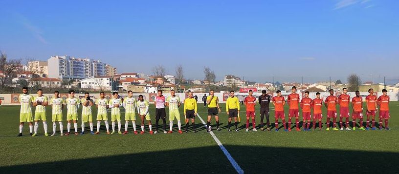 Futebol: S.C. Mirandela perde em Chaves