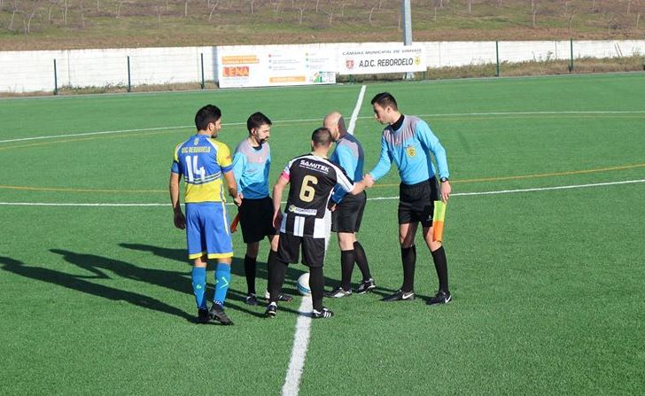 Futebol: Rebordelo recupera liderança