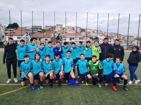 Futebol: Escola Crescer vence Campeonato de Abertura de Iniciados