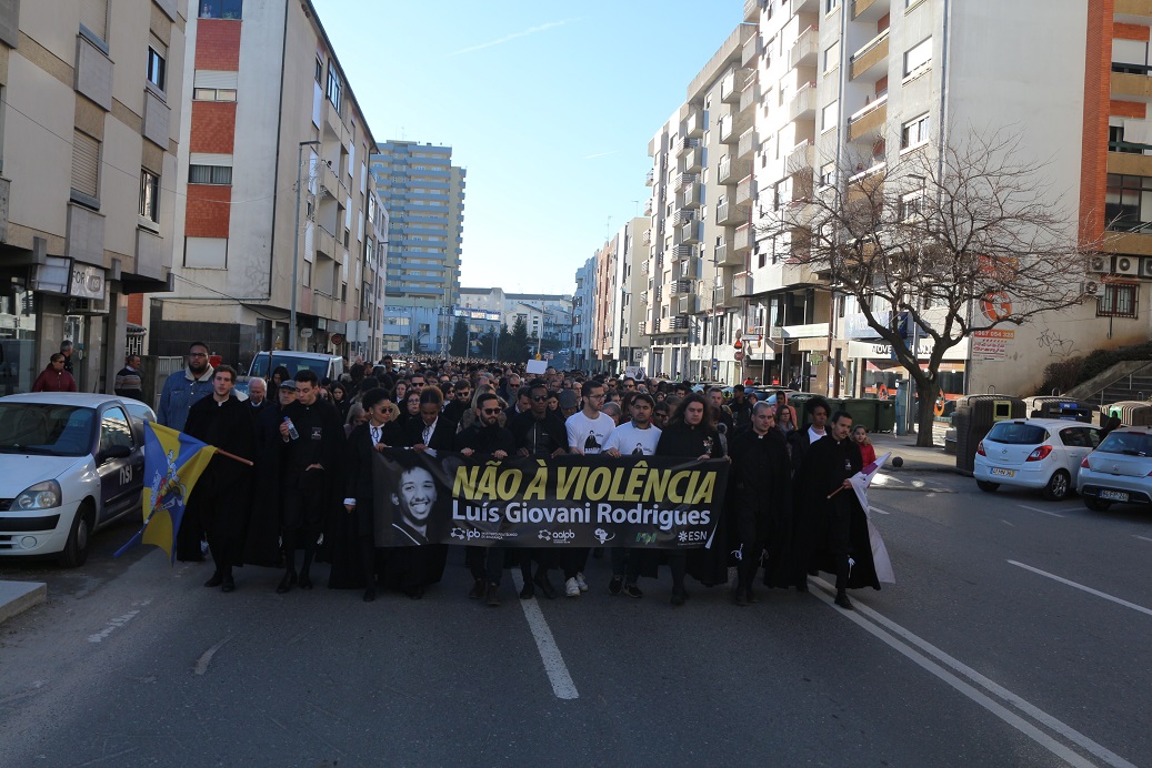 Milhares nas ruas de Bragança para homenagear Giovani