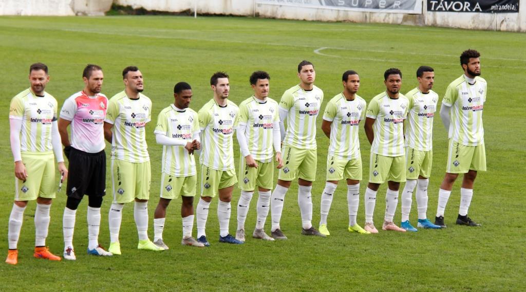 Futebol: Técnico do Mirandela dá nota positiva às estreias de Matheus e Leo