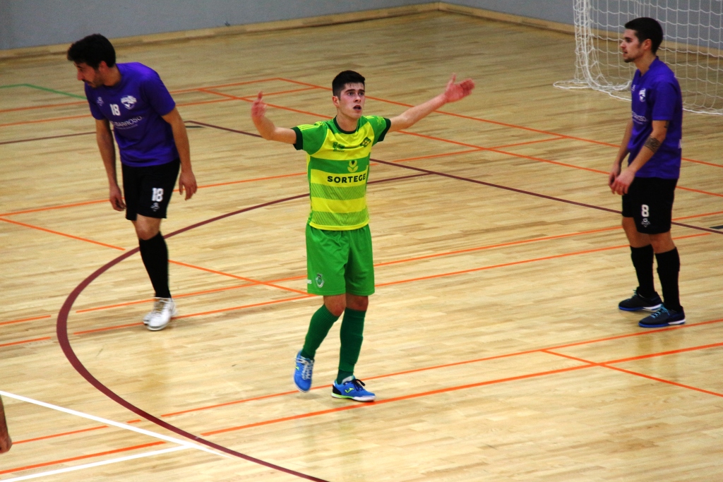 Futsal: Macedense vence Contacto e segura vice-liderança