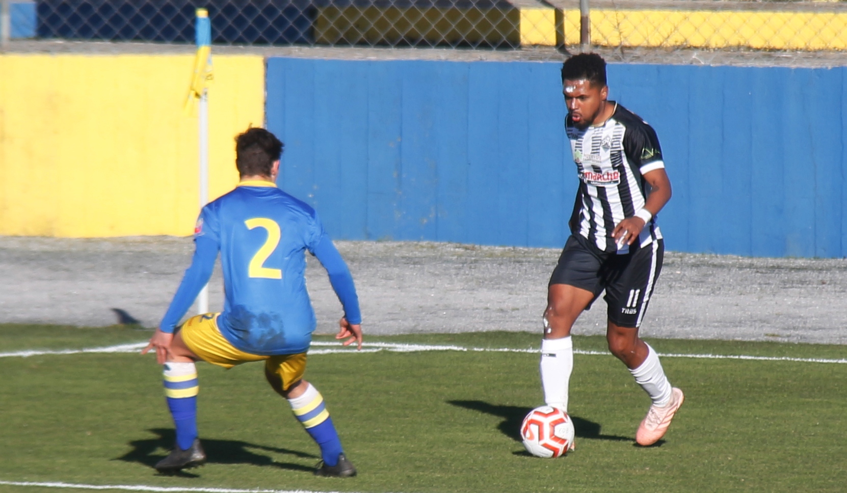 Futebol: Elias volta a resolver dérbi distrital