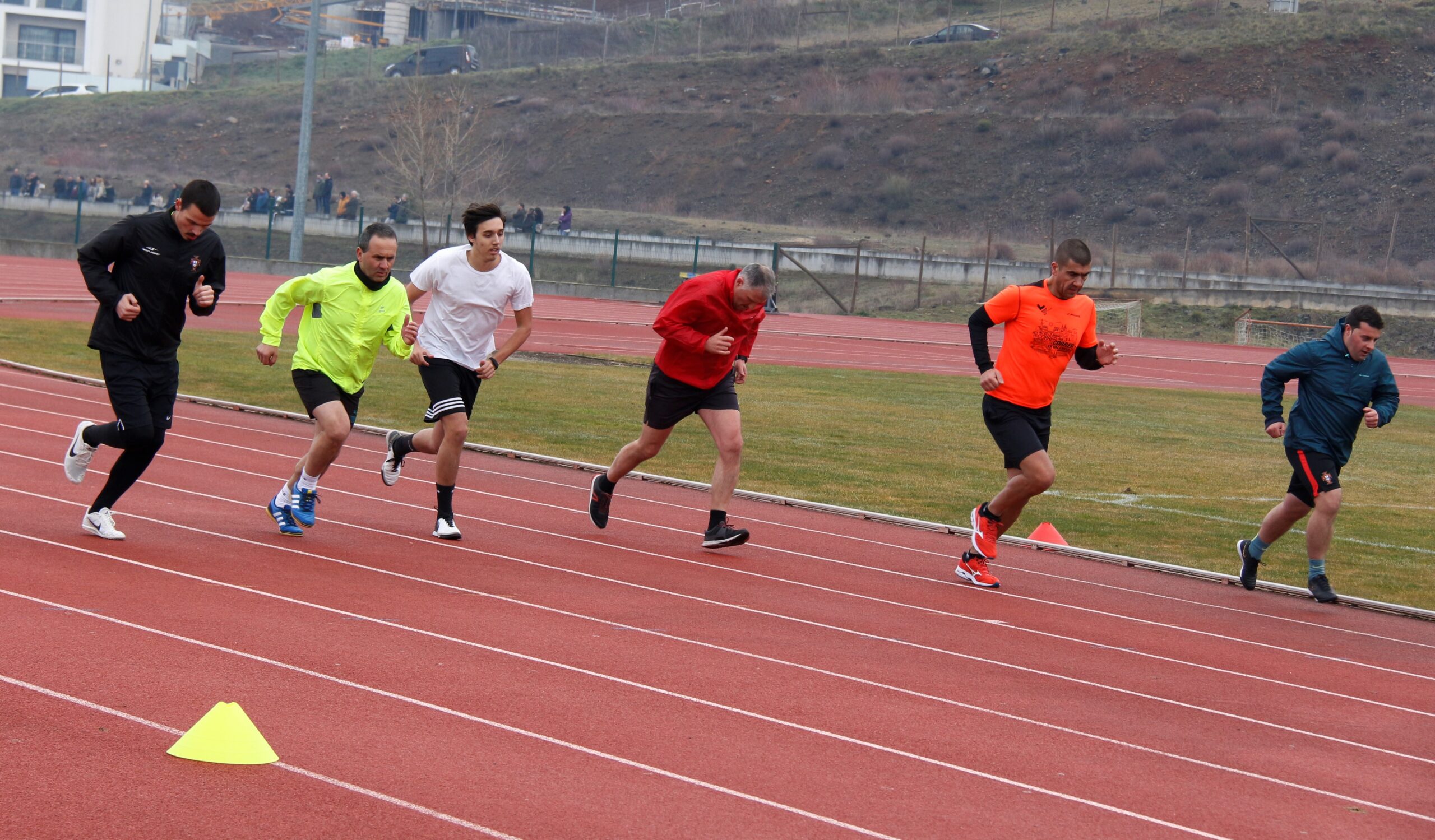 Futebol: Árbitros reciclaram conhecimentos