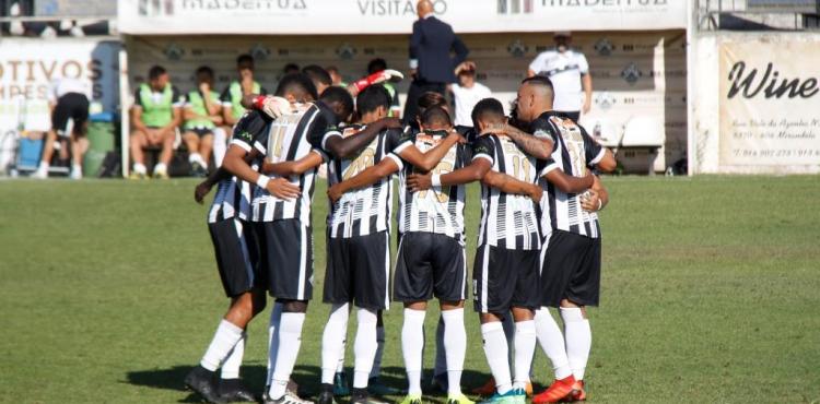 Futebol: Bosingwa, César e Diamantino falham jogo com a AD Oliveirense