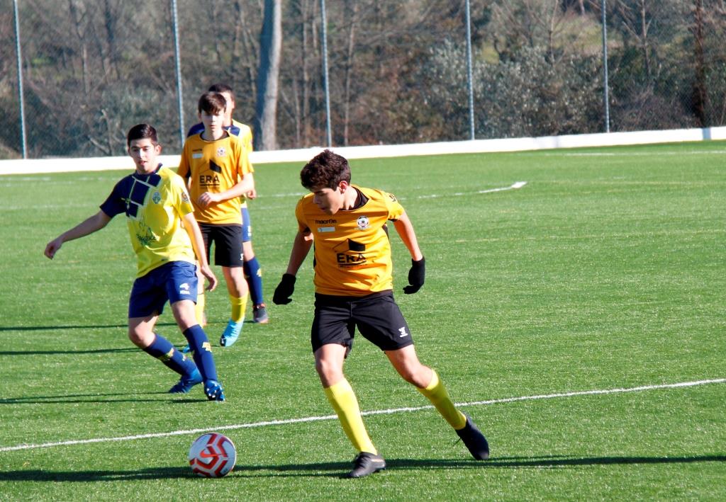 Golo de Vergueiro dá vitória e liderança isolada ao Vale do Conde