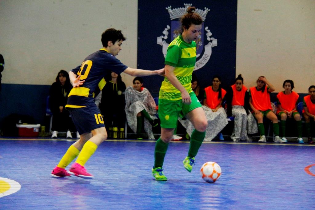 Vitória do Santo Cristo adia decisões para o terceiro jogo