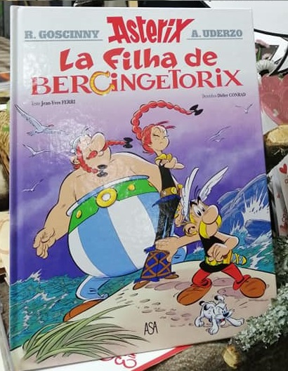 “La Filha de Bercingetorix” é o novo livro do Asterix traduzido para mirandês