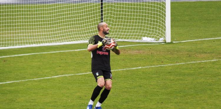 Futebol: João Pinho e Paulo Roberto devem falhar jogo com o Pedras Salgadas