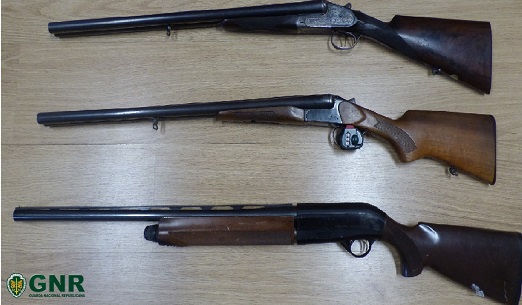 Apreensão de três armas de fogo por violência doméstica em Freixo de Espada à Cinta