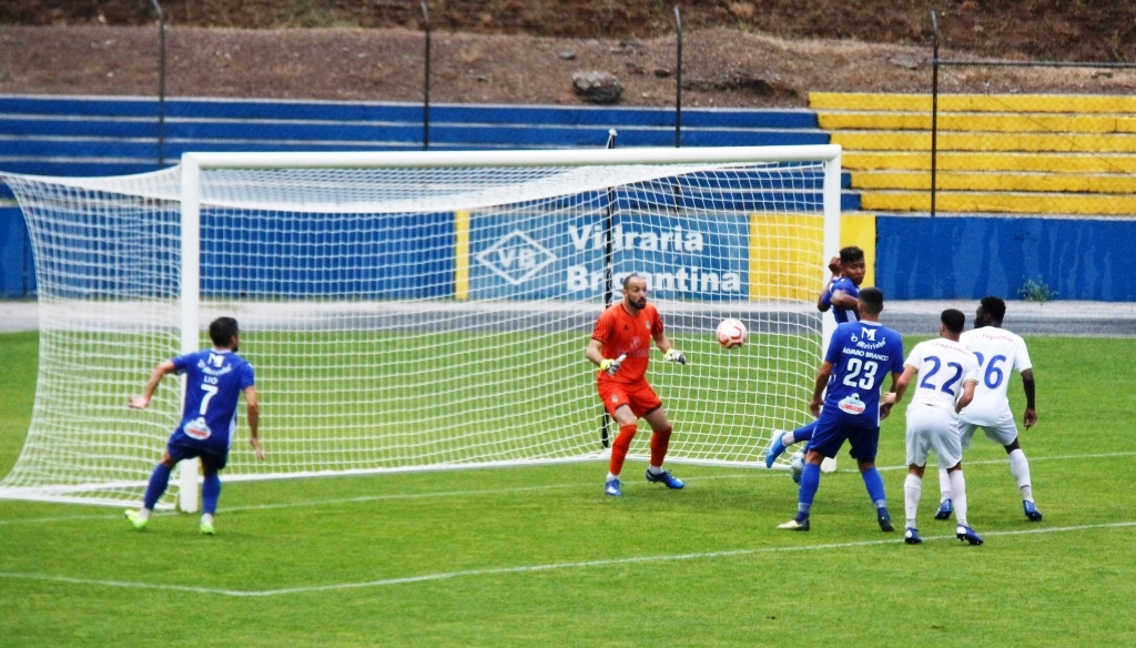 Futebol: João Pinho lamenta falta de palavra de Milton Roque