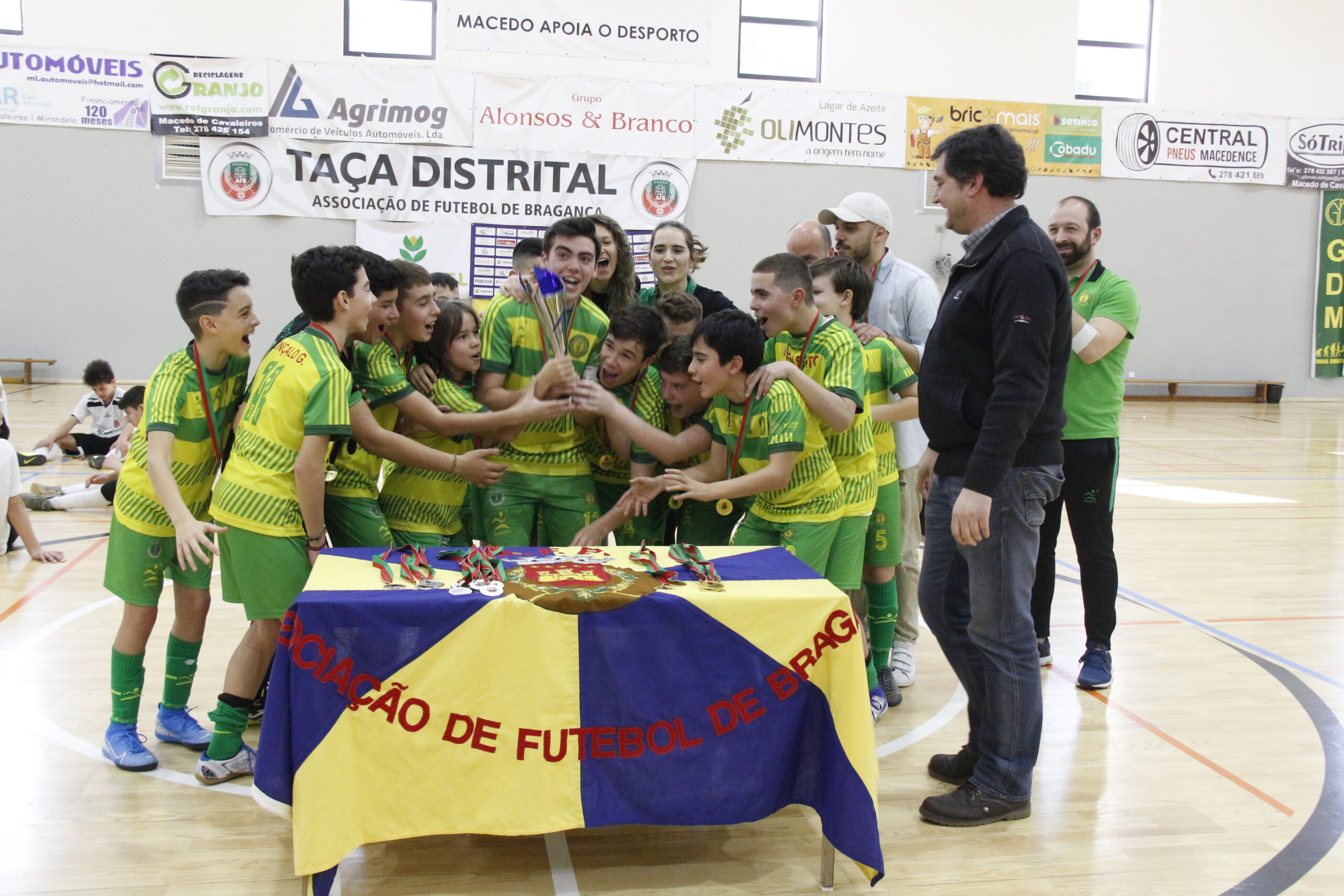 Futsal: Macedense vence Taça Distrital de Iniciados