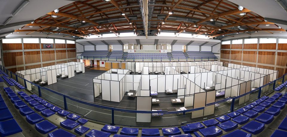 Pavilhão Municipal de Bragança tem 74 camas para doentes com Covid-19