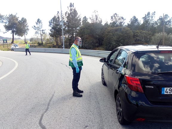GNR de Bragança está nas estradas do distrito a fiscalizar deslocações de automóveis