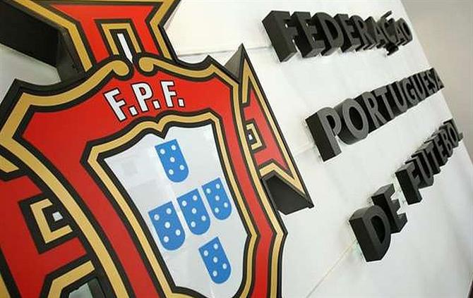 Futebol: FPF anuncia subida das equipas dos distritais e criação da III Liga