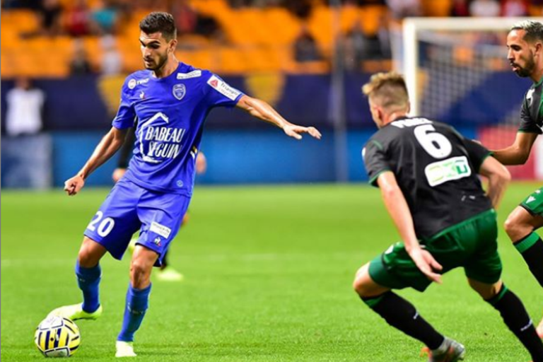 Futebol: Rui Pires já treina cinco meses após cirurgia a rotura dos ligamentos cruzados