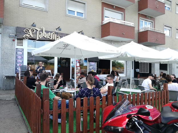 Medidas de higienização adoptadas por cafés tranquilizam clientes