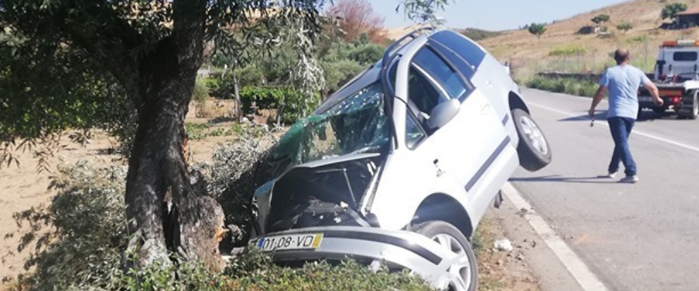Despiste de automóvel perto de Mirandela provoca quatro feridos dois deles com gravidade