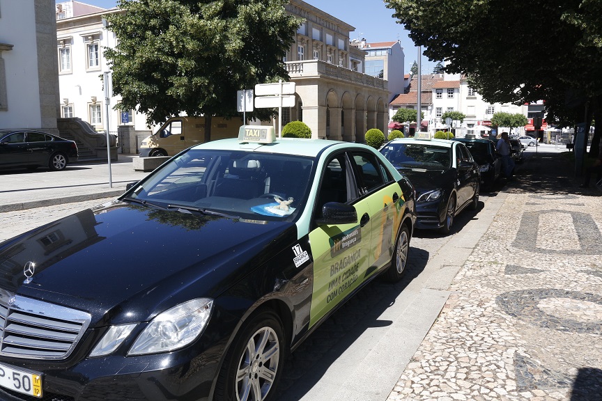 Taxistas brigantinos voltam ao trabalho enfrentando a realidade trazida pela pandemia