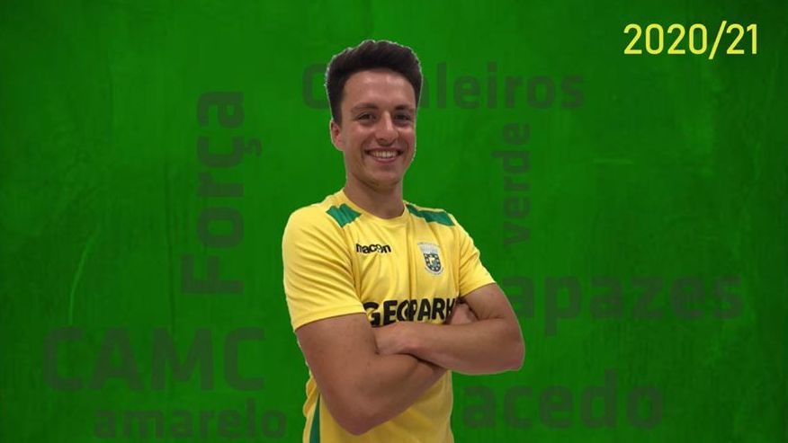 João Veiga renova por mais uma temporada