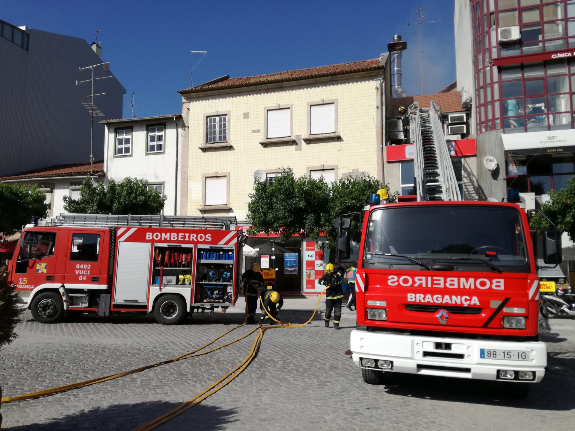 Incêndio numa churrascaria em Bragança