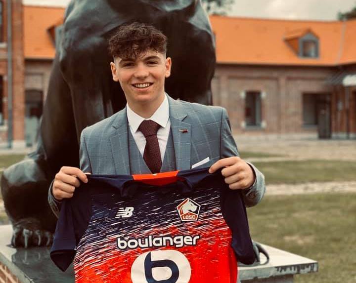 Bica assina contrato profissional com o Lille