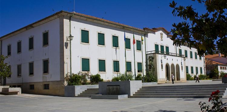Câmara de Macedo cria apoios a emprego, habitação e comércio tradicional