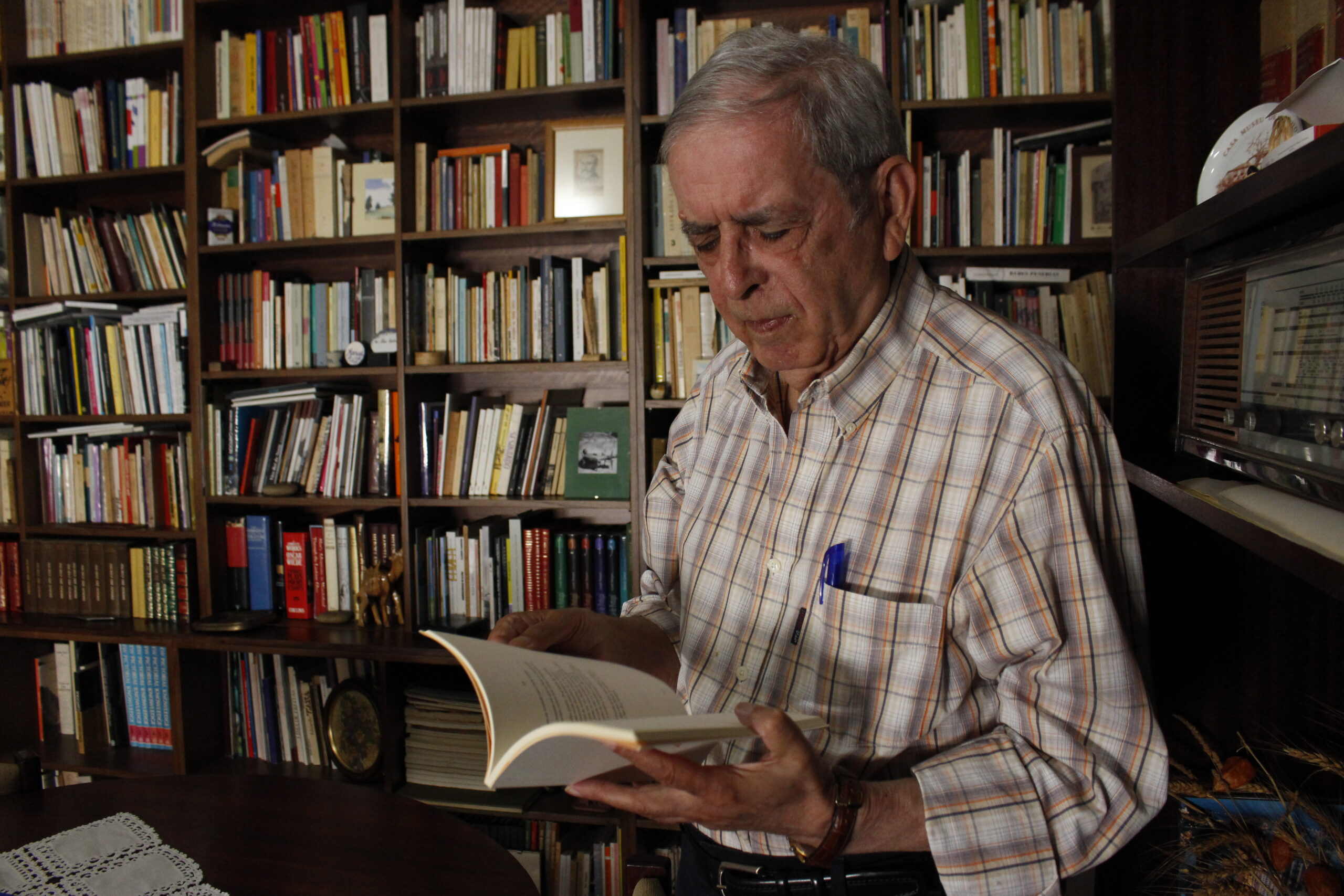 “Enquanto tiver vida e saúde espero não deixar de escrever, espero morrer com a caneta na mão”