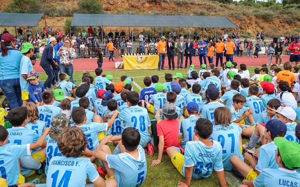Futebol: Escola Crescer adia regresso da actividade desportiva face à incerteza do início das competições
