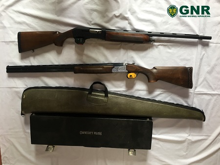 Apreendidas quatro armas de fogo numa investigação de violência doméstica em Mogadouro