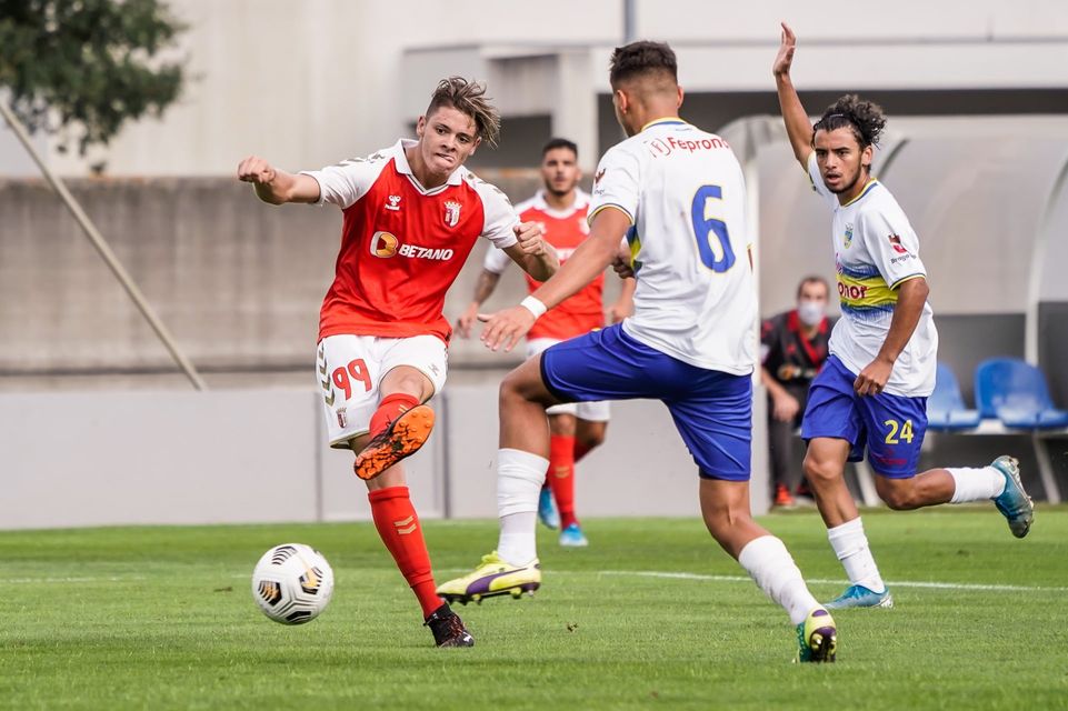 Futebol: GDB perde em Braga e termina o jogo com dez elementos