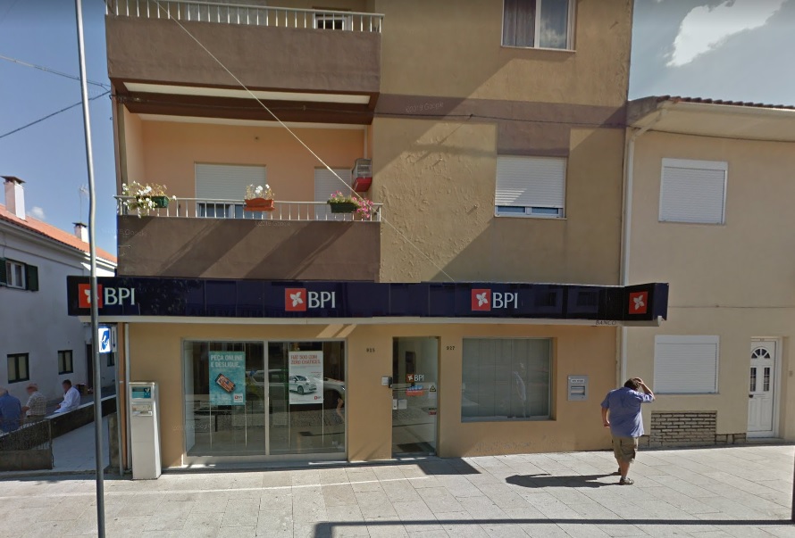 Clientes indignados com encerramento de agência do BPI em Carrazeda de Ansiães