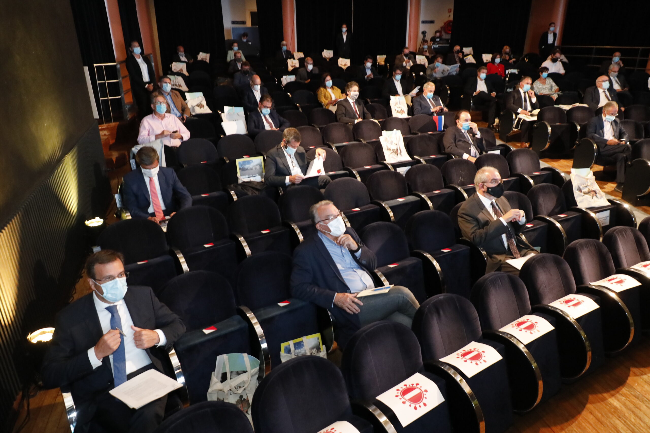 Presidente dos municípios do Eixo Atlântico reúnem para analisar situação pandémica