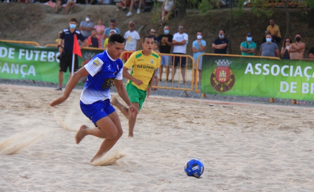 Vila Flor SC defronta o Belenenses e Macedo joga com o Varzim no Nacional de Futebol de Praia