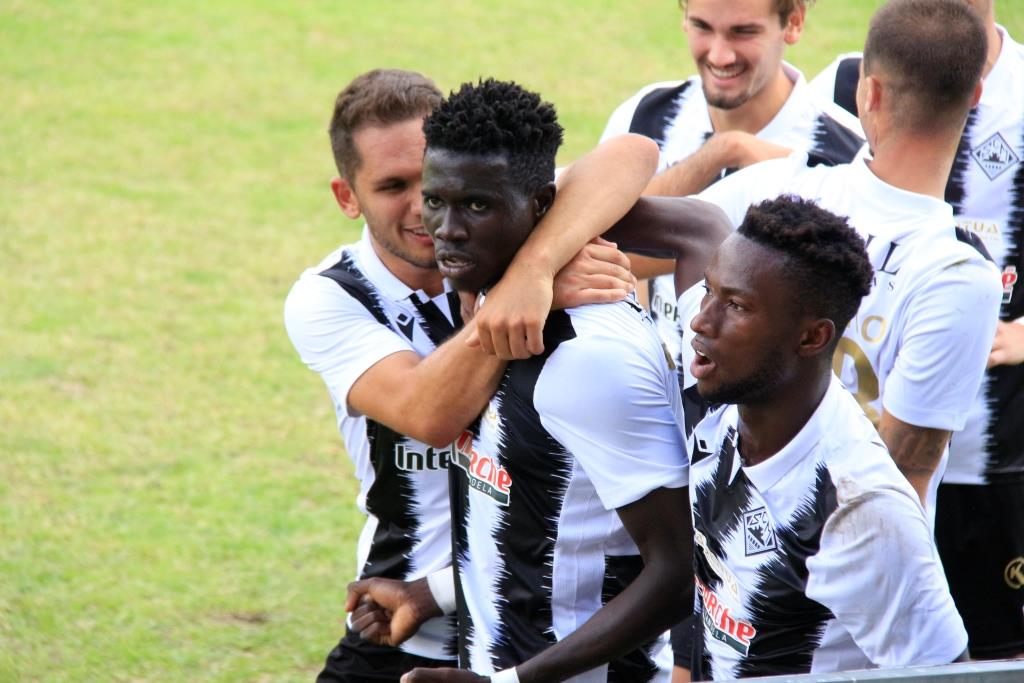 Futebol: Mirandela entra a vencer no Campeonato de Portugal com um bis de Kenedy