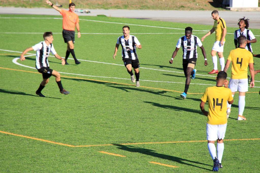 Kenedy saltou do banco para resolver