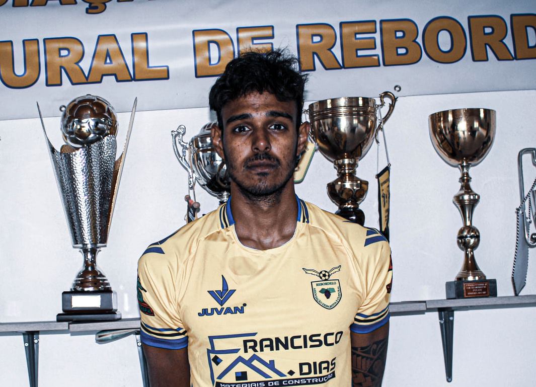 Futebol: Rebordelo reforça ataque